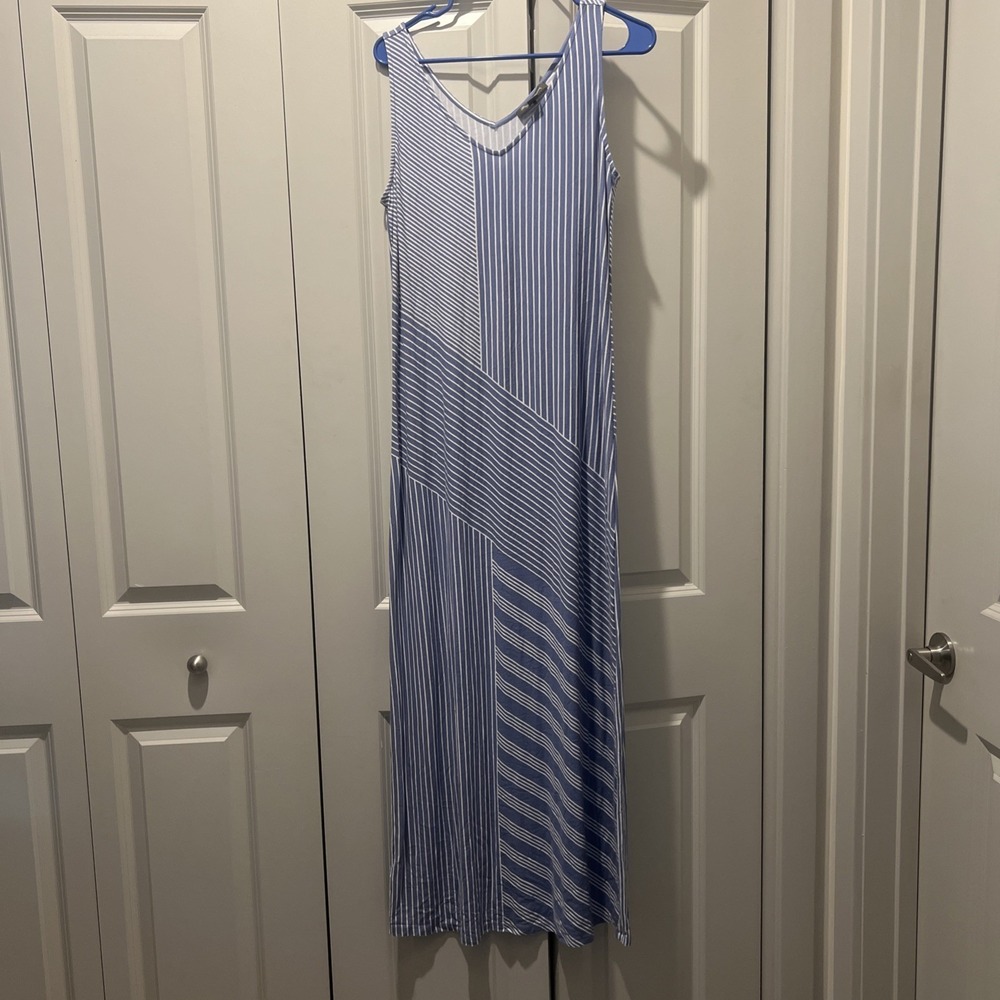 Tommy Bahama Women's Medium M Maxi Dress Blue White Striped Sleeveless TW610024